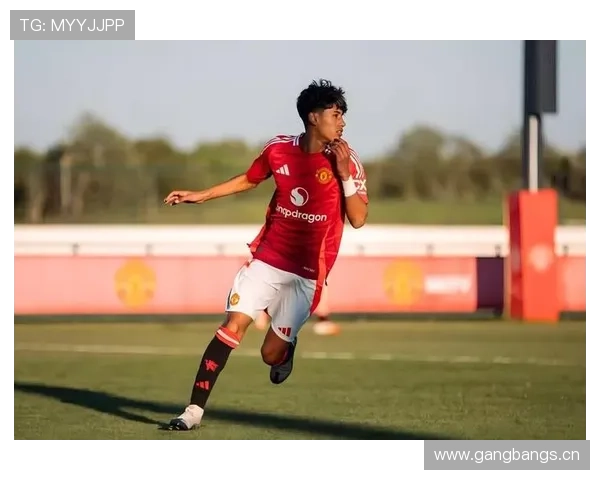 HWG！罗马诺曝巴萨签16岁