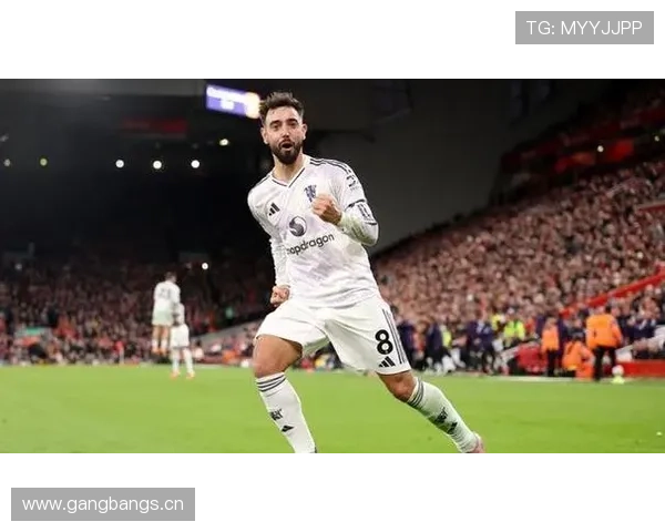 B费赛季第三次两助攻领跑英超 B费赛季第三次两助攻领跑英超